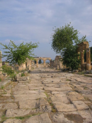 ヒエラポリス　ドミティアヌス帝の門