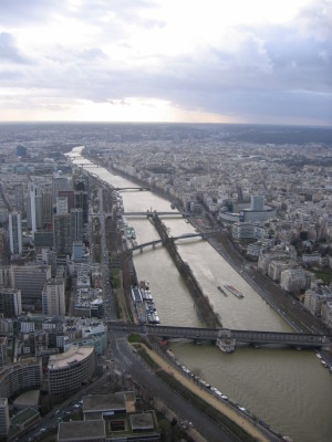 パリのセーヌ河